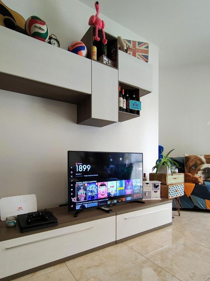 Your Room, Your Apartment, Your Shared Pool Marsalforn Kültér fotó
